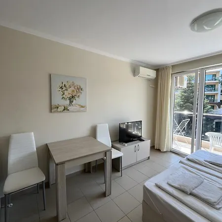 Admiral Plaza Colorful Apartament Słoneczny Brzeg